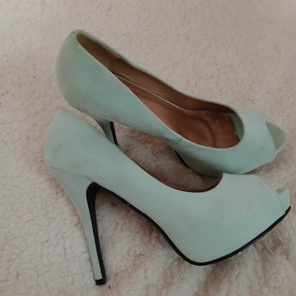 Elegant Cream Peep-Toe Heels
